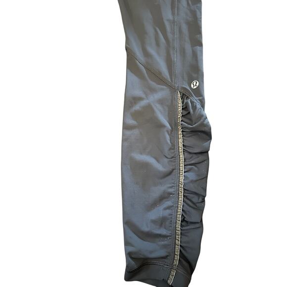 Lululemon Lavender Gray Everlux Leggings, Zipper Pocket, Size 10 - Picture 4 of 7